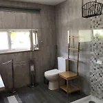 Manelisa Bed & Breakfast 2*