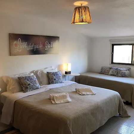 Bed & Breakfast Manelisa 2*