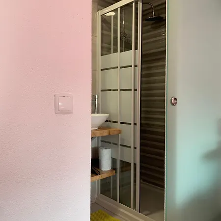 Manelisa Alojamento de Acomodação e Pequeno-almoço 2*