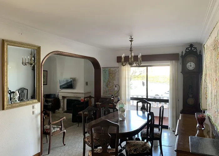 Manelisa Bed & Breakfast 2*