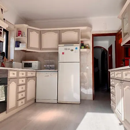 Manelisa Bed & Breakfast 2*
