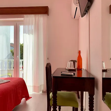 Manelisa Bed & Breakfast
