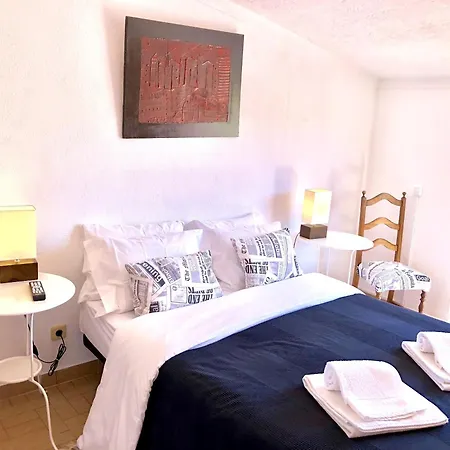 Manelisa Bed & Breakfast 2*